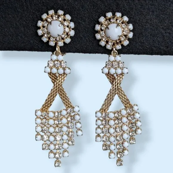 Vintage 3pc Rhinestone & White Plastic Parure - Picture 8 of 14